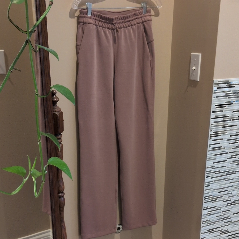 lululemon athletica Mauve Straight Leg Pants